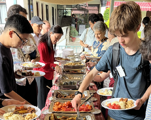 Buffet dining at Hotel Norbu Sangpo restaurant